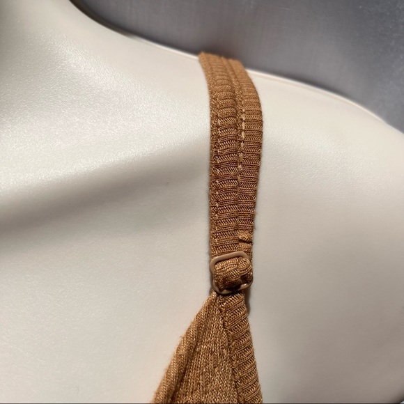 Express One Eleven Gold Ribbed Twist Front Top Size M - Picture 3 of 11